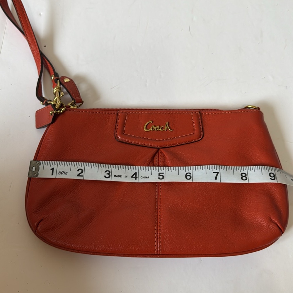 Vintage large coach wrislet - Picture 8 of 9